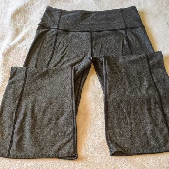 Lululemon yoga grey pants size 7 - Picture 5 of 5